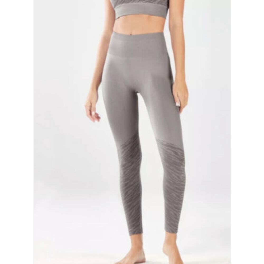 Fabletics Seamless Zebra high waist leggings Activewear Athleisure Size Large